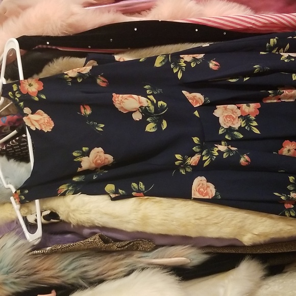 Floral Pleated Dress - Picture 2 of 4